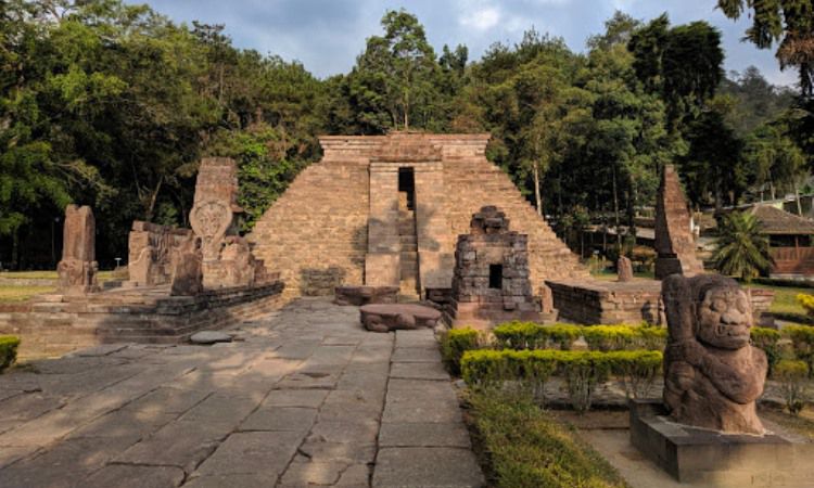 Daya Tarik Candi Sukuh