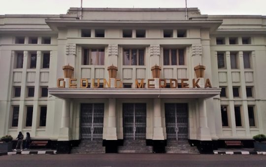 Gedung Merdeka Bandung – Sejarah, Daya Tarik, Lokasi & Ragam Aktivitas