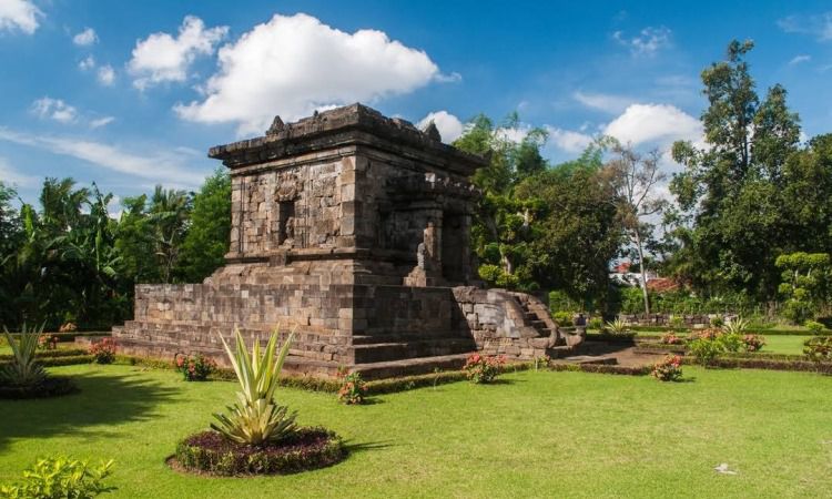 10 Objek Wisata Candi di Jawa Timur yang Populer