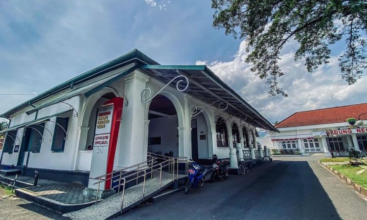 Museum Prabu Geusan Ulun – Sejarah, Koleksi, Lokasi & Ragam Aktivitas