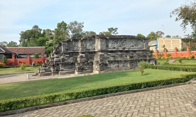 Candi Surowono