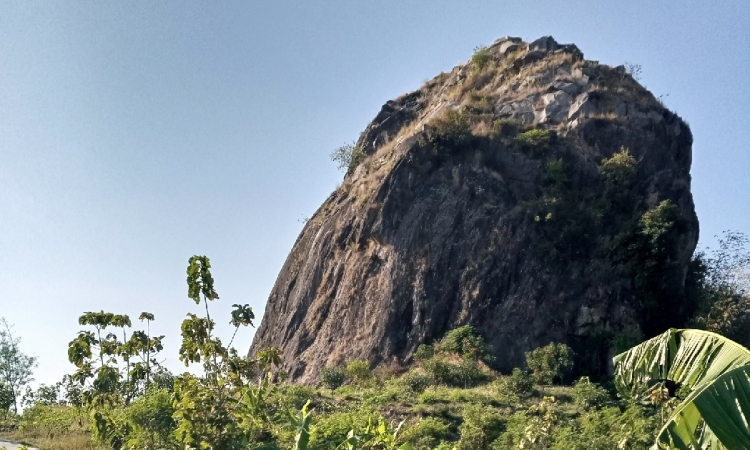 Gunung Batu Tilu