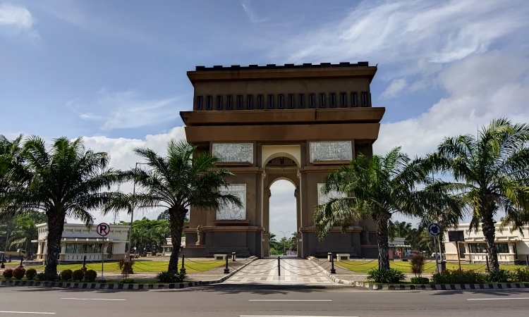 Monumen Simpang Lima