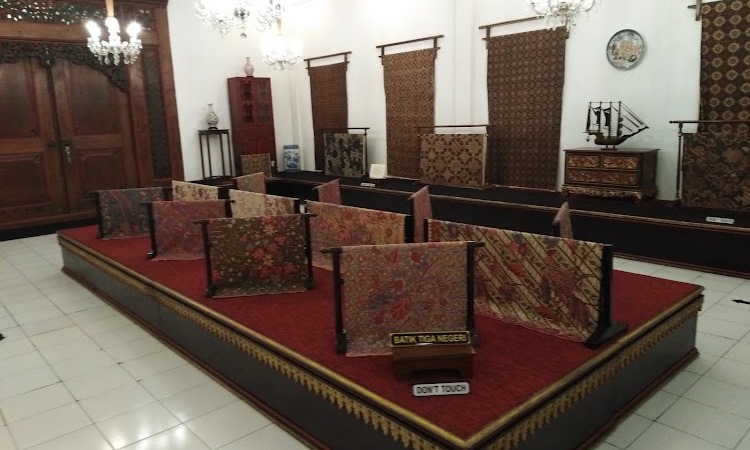 Museum Batik Danar Hadi