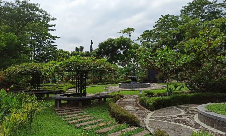 Kebun Raya Indrokilo