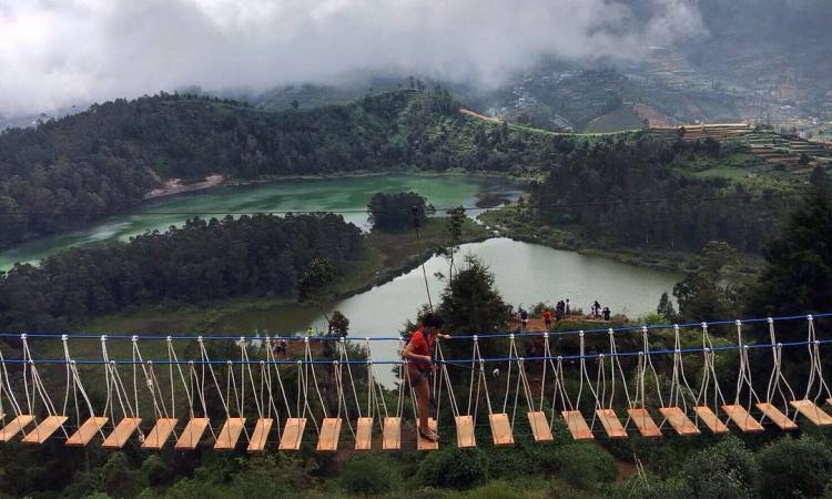 Jembatan Merah Putih Dieng