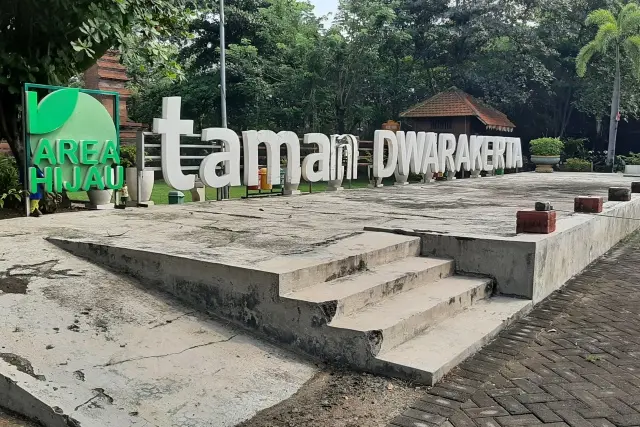 Taman Dwarakerta