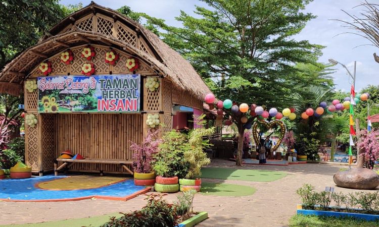 Taman Herbal yang Jadi Tempat Wisata Edukasi