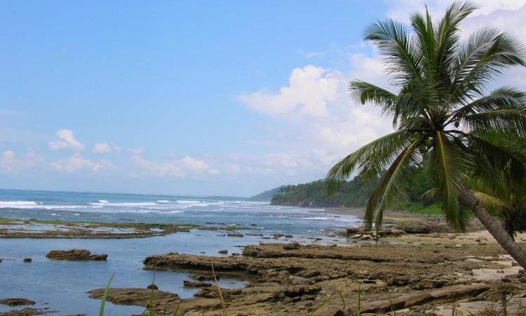 Pantai Karang Tirta