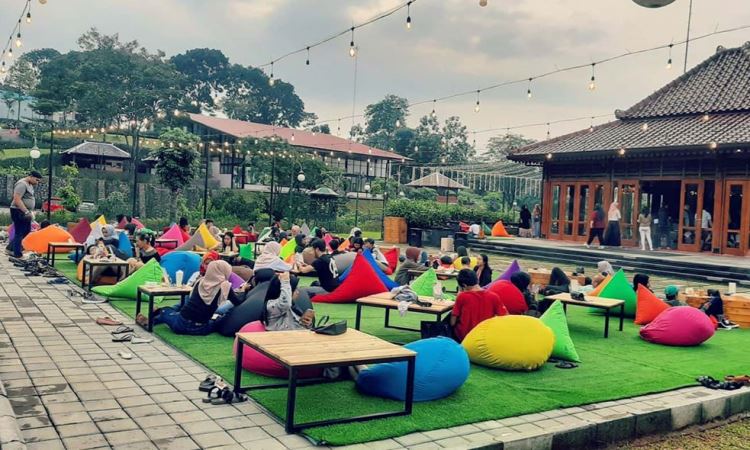 15 Cafe Tempat Nongkrong Di Bogor Yang Paling Hits Java Travel