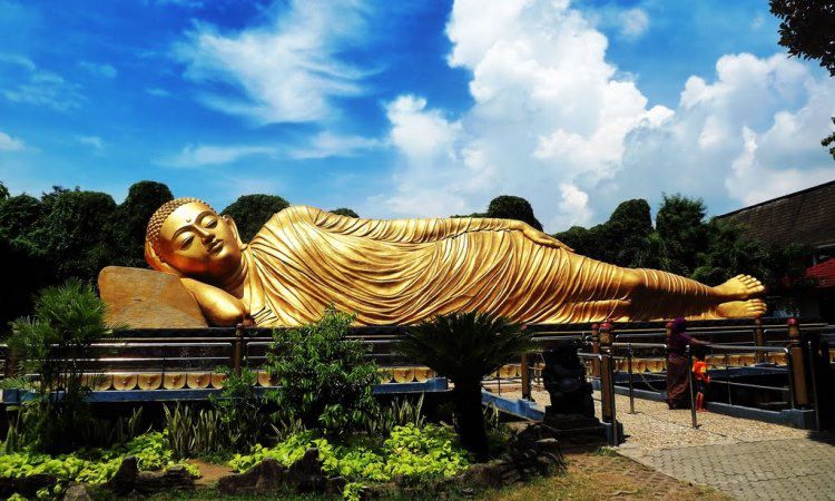 Patung Buddha Tidur, Mojokerto