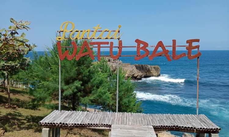 Pantai Watu Bale