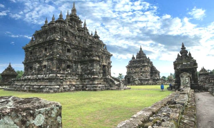 Candi Plaosan, Candi Kembar Eksotis Dengan Kisah Romantis di Klaten - Java Travel