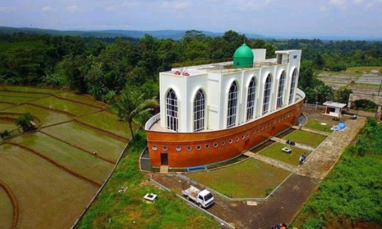 Alamat Masjid Kapal Semarang