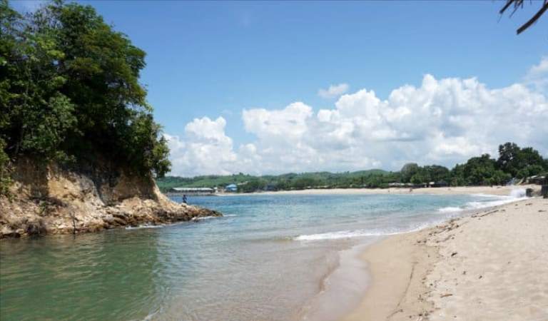 Pantai Tambakrejo, Pantai Pasir Putih yang Masih Perawan di Blitar