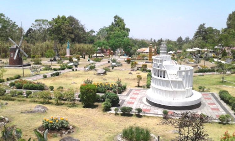 Merapi Park Yogyakarta, Destinasi Wisata Menyuguhkan Miniatur Landmark Dunia