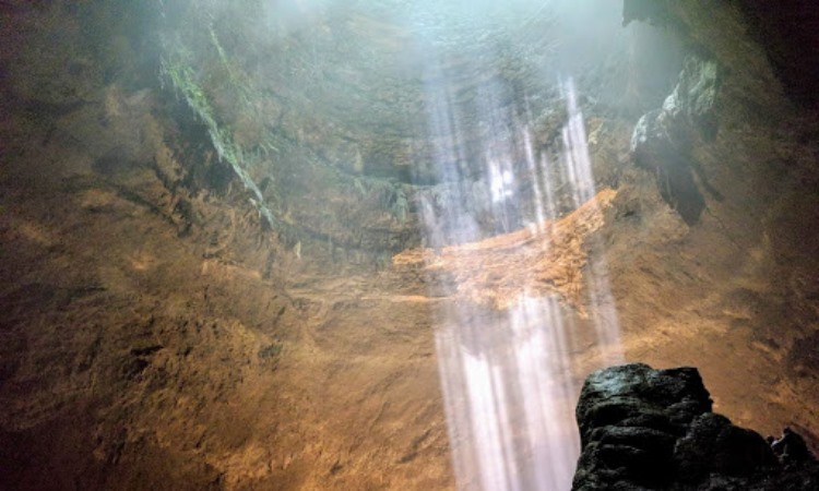 Indahnya Goa Jomblang, Goa Eksotis yang Memiliki Sejarah Kelam di Gunung Kidul