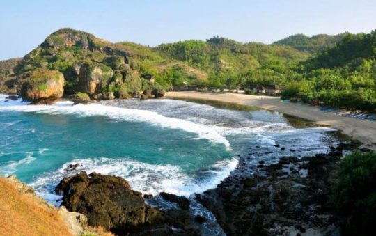 Indahnya Pantai Siung di Gunung Kidul, Panorama Laut yang Memukau di Balik Tebing