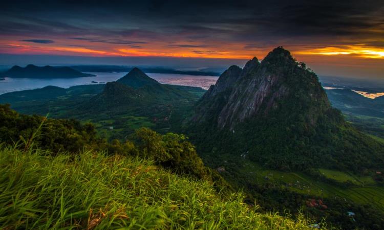 Daya Tarik Gunung Bongkok