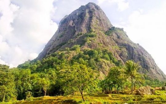 Gunung Parang, Spot Favorit Para Pecinta Panjat Tebing di Purwakarta