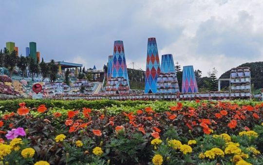 Taman Bunga Celosia, Destinasi Wisata Hits Ala Eropa di Semarang