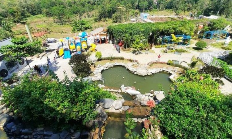 Watu Gajah Park, Taman Rekreasi Hits dengan Spot Kekinian di Samarang