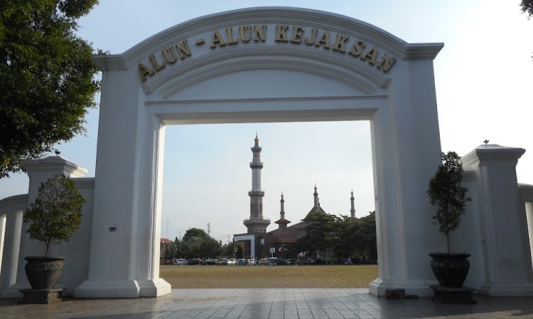 Alamat Alun-Alun Kejaksan Cirebon