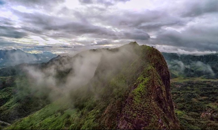 Gunung Batu Jonggol, Gunung Mungil dengan Panorama yang Memukau di Bogor