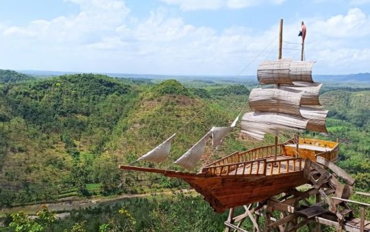 Bukit Panguk Kediwung, Destinasi Wisata Alam Hits & Kekinian di Bantul Jogja