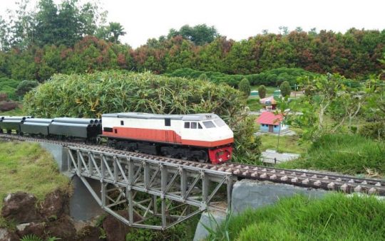 Taman Miniatur Kereta Api, Taman Rekreasi Favorit & Sarana Edukasi di Bandung