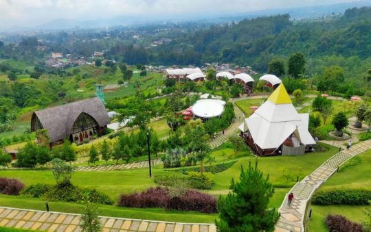 Taman Wisata Alam Sevillage, Destinasi Hits dengan Pemandangan Eksotis di Cianjur