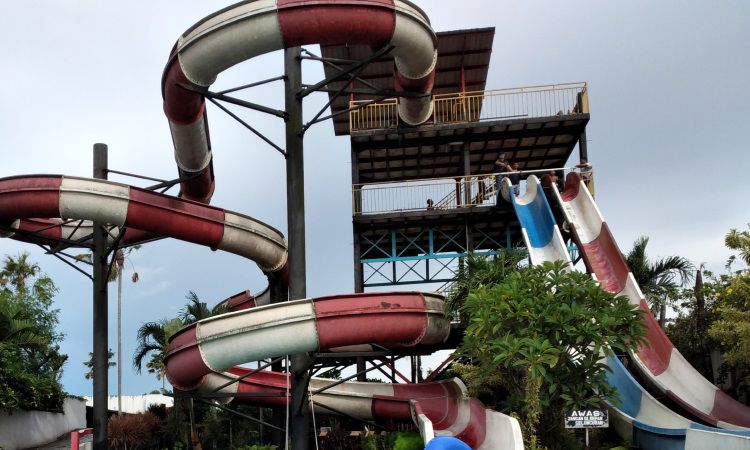 Balong Waterpark, Wisata Air Favorit dengan Beragam Wahana Seru di Bantul