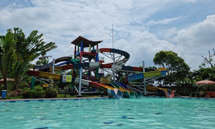 Grand Puri Water Park, Objek Wisata Air dengan Wahana Menarik di Bantul