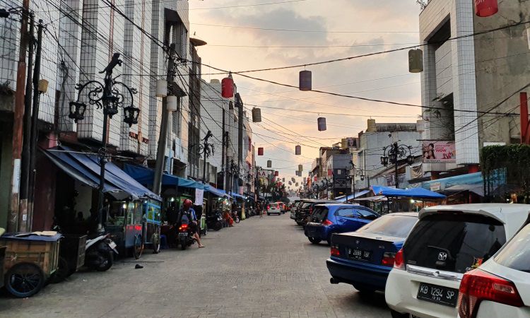 Fasilitas Sudirman Street Day and Night Market