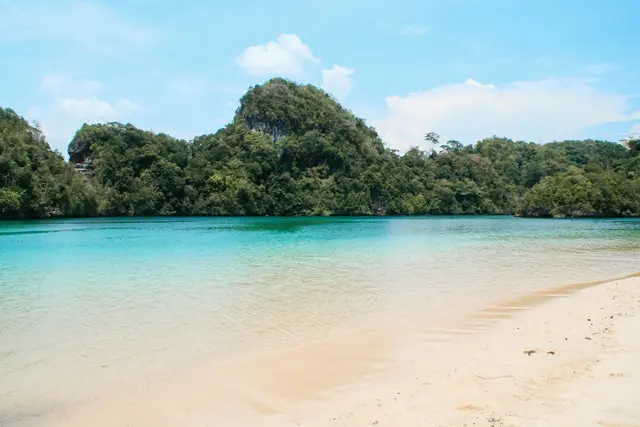 Shutterstock Wista Pulau Sempu Malang