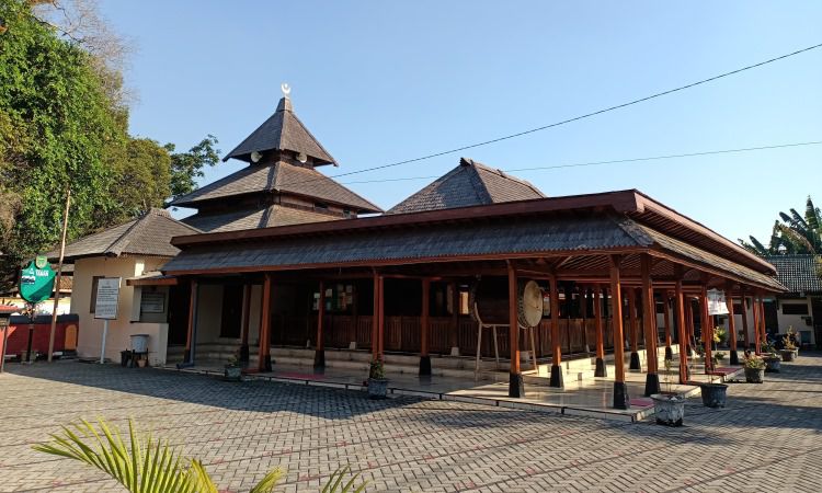 Masjid Kuno Kuncen