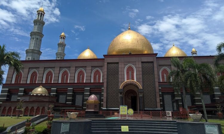 Alamat Masjid Kubah Emas