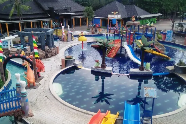 Daya Tarik Fun Park Water Boom