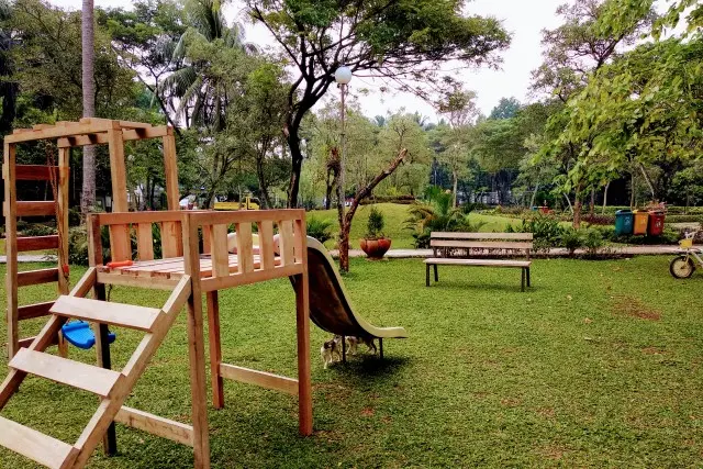 Fasilitas Taman Tabebuya Jakarta
