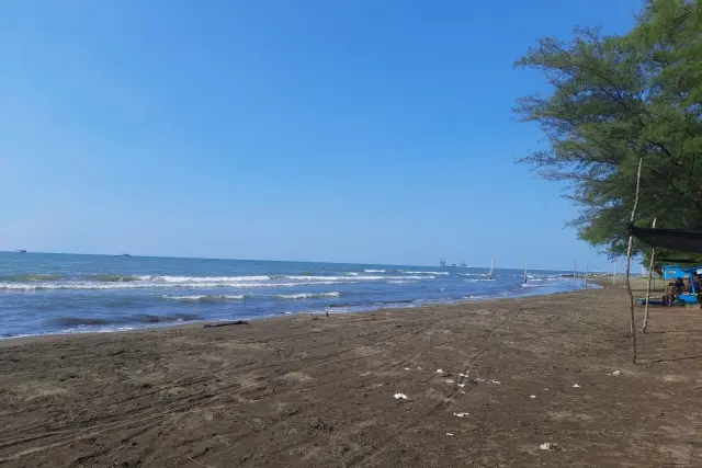 Pantai Cemoro Sewu